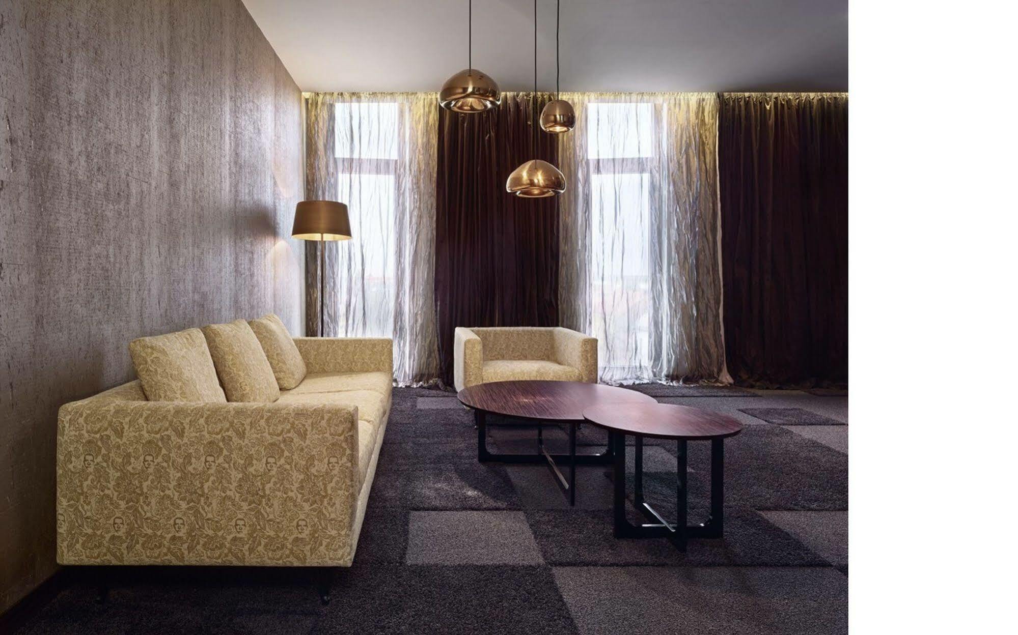 Theatre Hotel Όλομουτς Εξωτερικό φωτογραφία