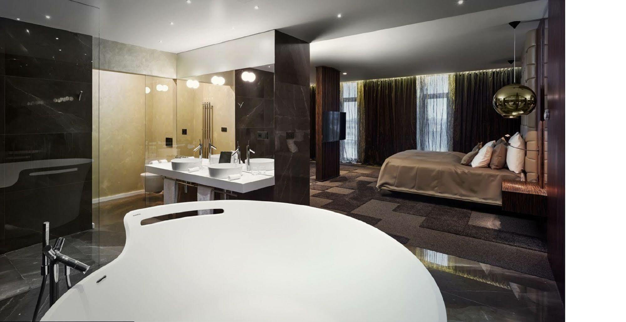Theatre Hotel Όλομουτς Εξωτερικό φωτογραφία
